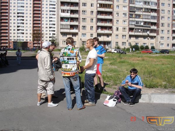HEAD присел и.. закурил