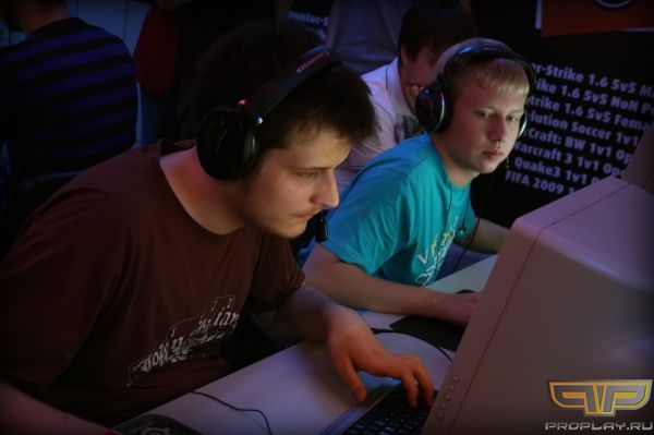 Играет